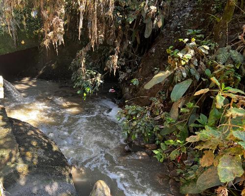 FotografoFoto Alcaldía de Medellín:Con la demolición de una roca, la Alcaldía de Medellín mitigó el riesgo de creciente de la quebrada El Ahorcado en Villa Hermosa. 